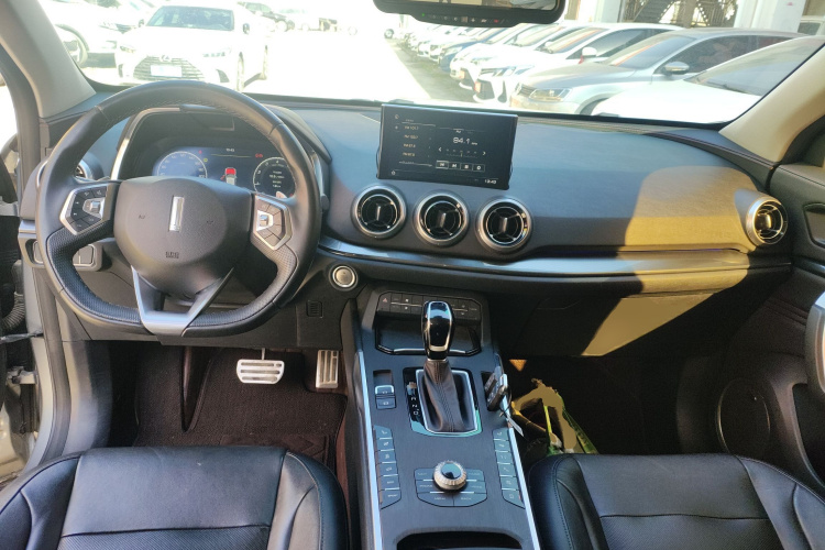 魏牌 VV5 2017款 2.0T 旗舰型中控内饰12