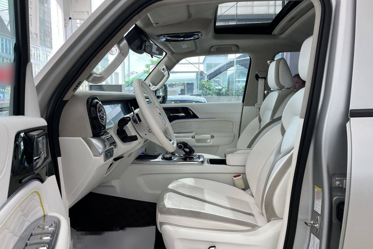 超境汽车 共创坦克300 2021款 2.0T 赛博坦克中控内饰7009