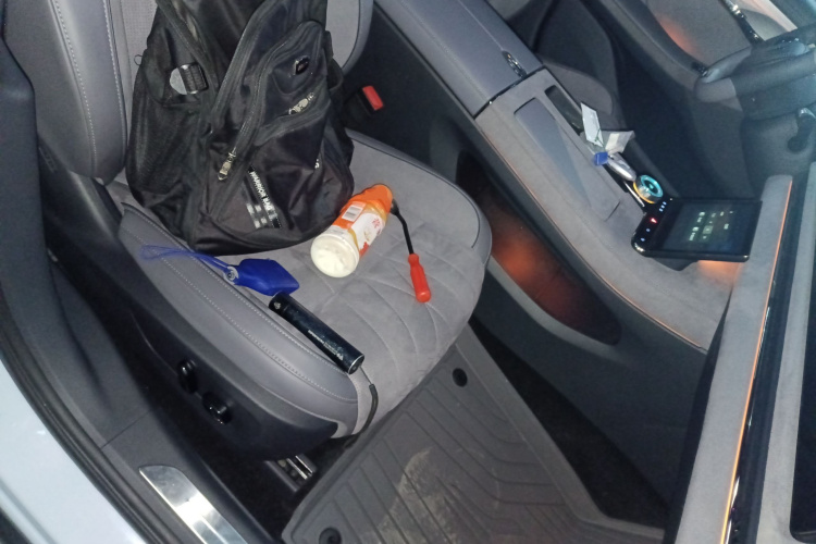 岚图汽车 岚图追光 2023款 四驱长续航版局部细节41