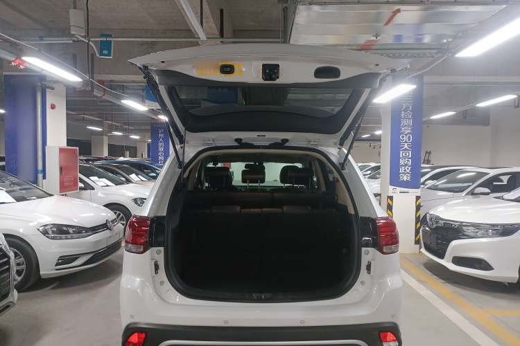 三菱 欧蓝德 2020款 2.4L 四驱致享版 7座机舱底盘23