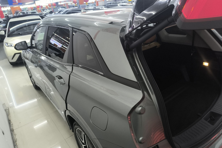 蓝电E5 2023款 1.5L DE-i 100KM臻享型 7座车身外观4