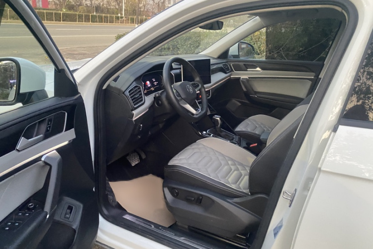 大众 探岳 2023款 300TSI 两驱豪华Plus进阶版中控内饰7005