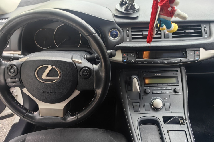 雷克萨斯CT 2017款 CT200h 精英版 单色 国V中控内饰7002