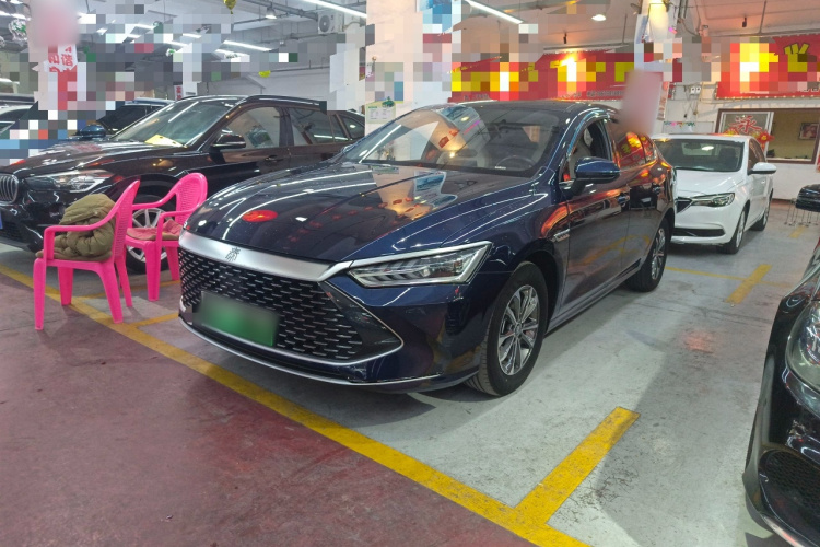 比亚迪 秦PLUS 2024款 荣耀版 DM-i 55KM领先型车身外观1