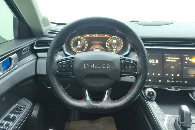 领克01 2021款 2.0TD 两驱型Pro中控内饰13