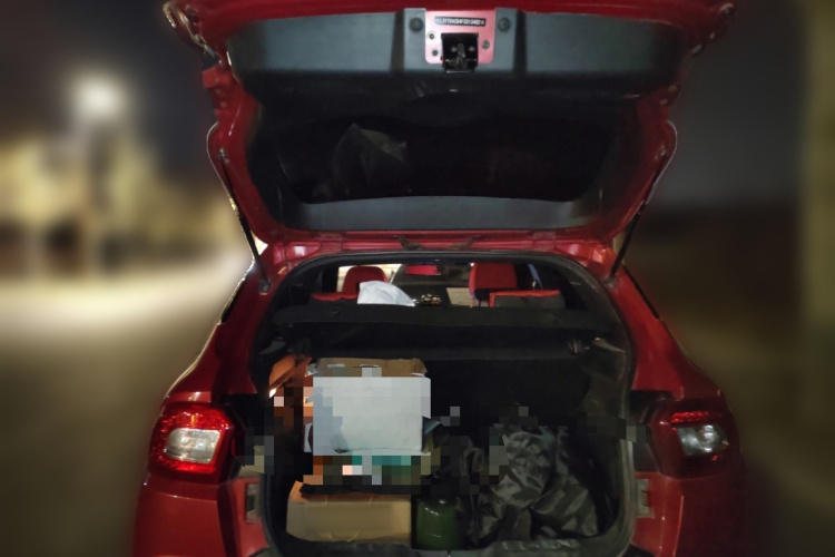 中华V3 2015款 1.5L 手动精英型中控内饰23