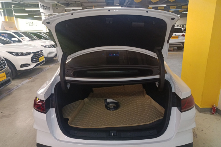 比亚迪 秦L 2024款 DM-i 120KM领先型机舱底盘23