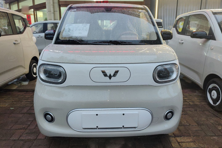 五菱汽车 宏光MINIEV 2024款 第三代 215km 青春版车身外观2