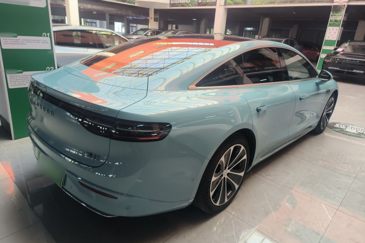 鸿蒙智行 智界S7 2025款 855km Max车身外观6005