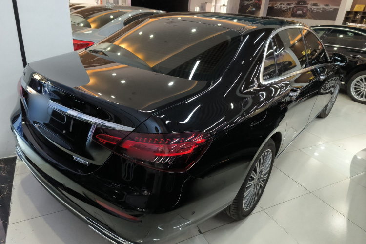 奔驰E级 2021款 改款 E 300 L 时尚型车身外观7