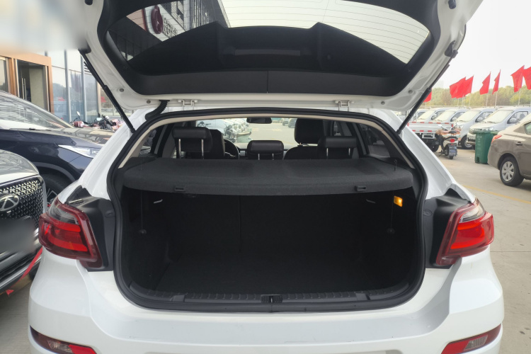 观致3 2016款 都市SUV 1.6T 自动致悦型机舱底盘23