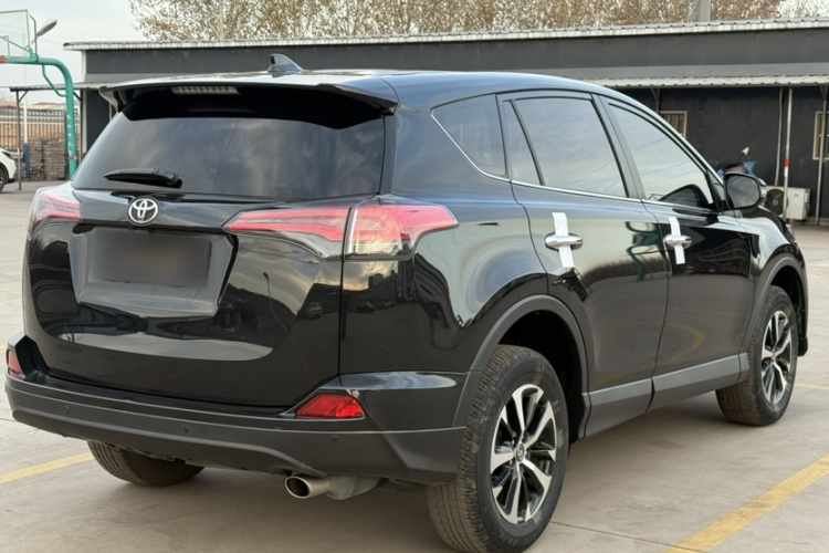 丰田 RAV4荣放 2019款 2.0L CVT两驱风尚版 国VI车身外观6002