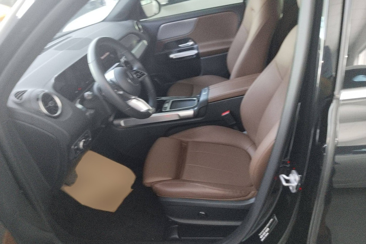 奔驰GLB 2024款 GLB 200 动感型局部细节19