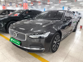 沃尔沃S90 2022款 B5 智逸豪华版