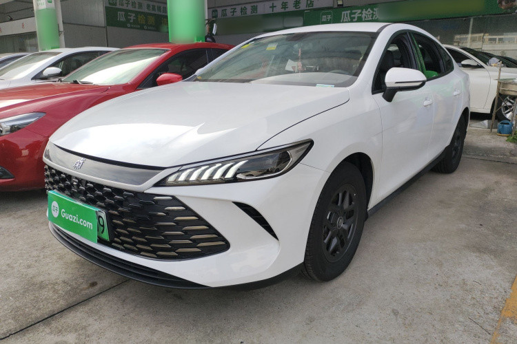 比亚迪 秦PLUS 2025款 DM-i 智驾版 55KM领先型车身外观1