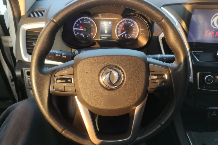 东风风神AX7 2016款 2.0L 自动智逸型中控内饰13