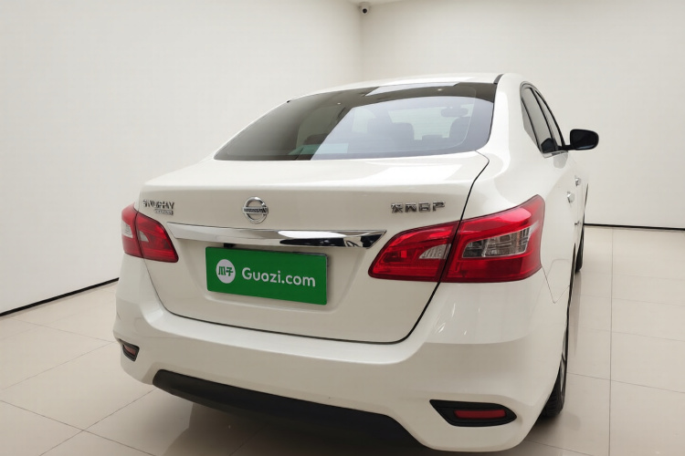 日产 轩逸 2022款 经典 1.6XE CVT舒适版车身外观6