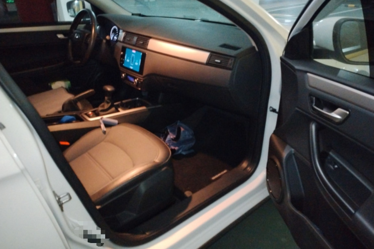 观致3 2016款 都市SUV 1.6T 自动致悦型局部细节9005