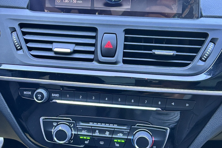 宝马1系 2020款 120i M运动套装中控内饰7004