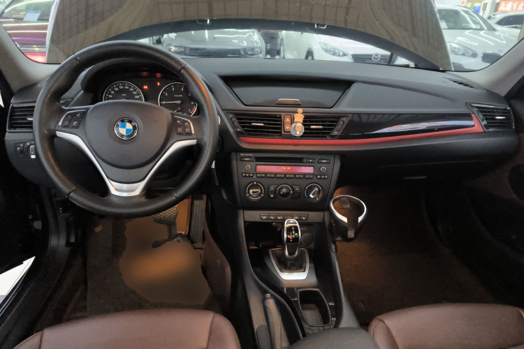 宝马X1 2015款 sDrive18i 时尚晋级版中控内饰12