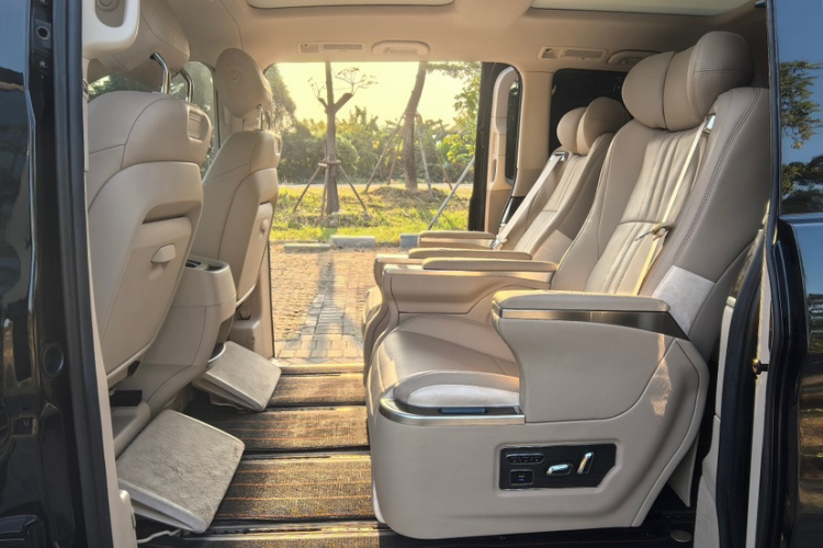 奔驰V级 2020款 V 260 领航版中控内饰7004