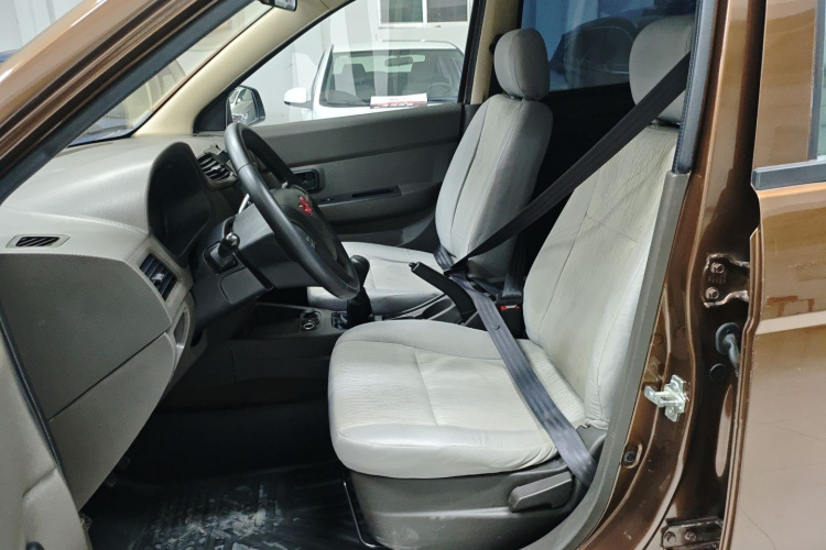 五菱汽车 五菱宏光 2020款 1.2L S基本型国VI LSI中控内饰19