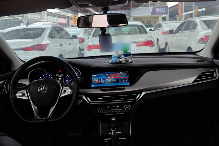 长安 逸动 2018款 高能版 1.6L GDI 自动先锋型 国V中控内饰12