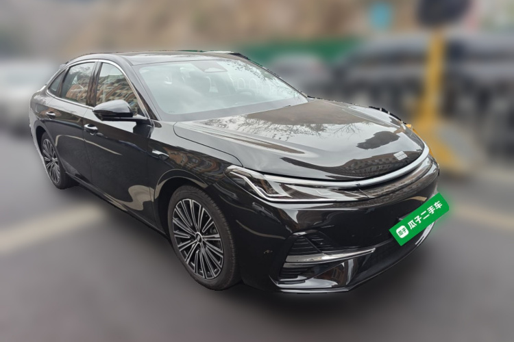 吉利银河 银河A7 2025款 EM-i 150km 星舰版车身外观3