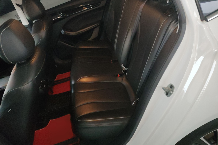 荣威i5 2021款 1.5L CVT钻石版中控内饰21