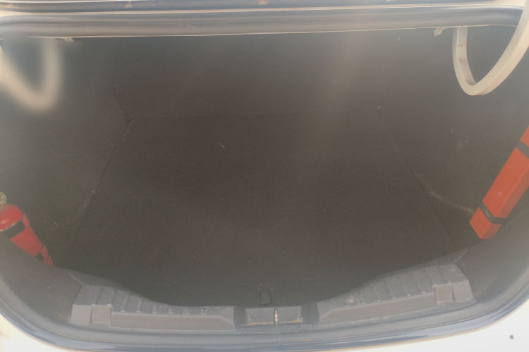 福特 福睿斯 2015款 1.5L 手动舒适型机舱底盘23