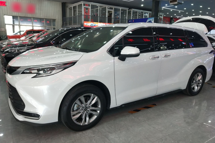 丰田 赛那SIENNA 2024款 2.5L混动 四驱尊贵版车身外观4