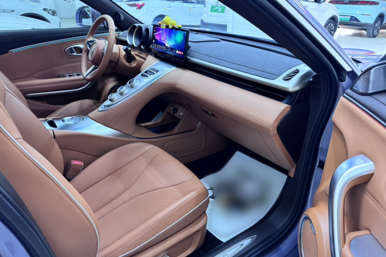 欧拉闪电猫 2022款 555km 尊贵版中控内饰7005