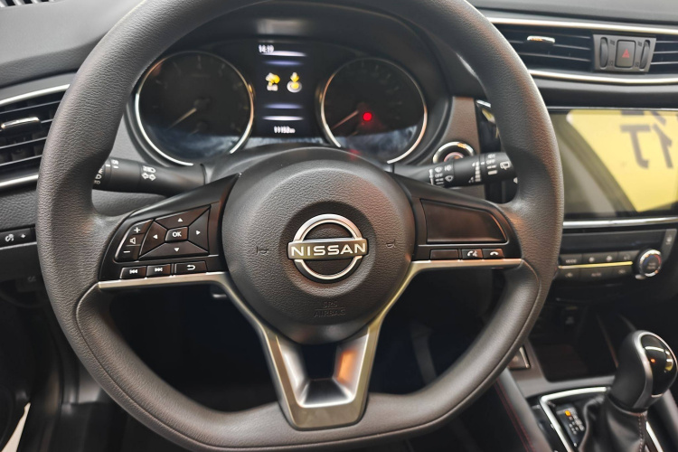 日产 逍客 2023款 经典 2.0L CVT XV舒适版中控内饰7001