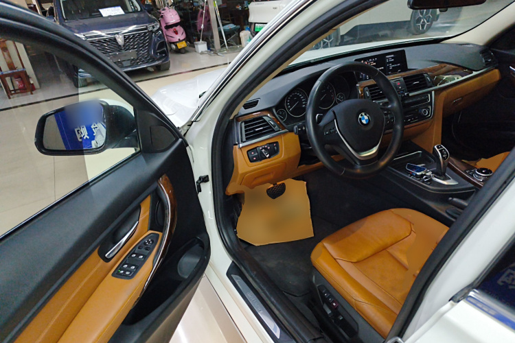 宝马3系 2015款 320Li 超悦版豪华设计套装中控内饰7003