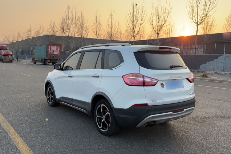 SWM斯威汽车 SWM斯威X7 2016款 1.5T 手动豪华型 7座车身外观6005