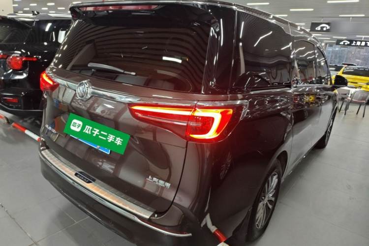 别克GL8 2020款 ES陆尊 653T 尊享型车身外观7