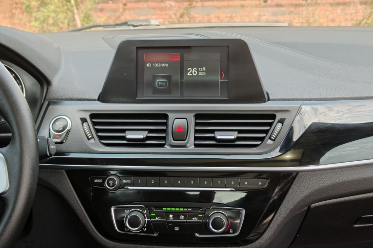 宝马1系 2018款 118i 运动型局部细节16