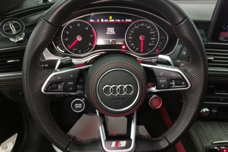 奥迪A7 2017款 50 TFSI quattro 动感型中控内饰13