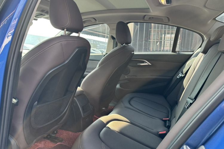 宝马1系 2020款 120i M运动套装中控内饰7002