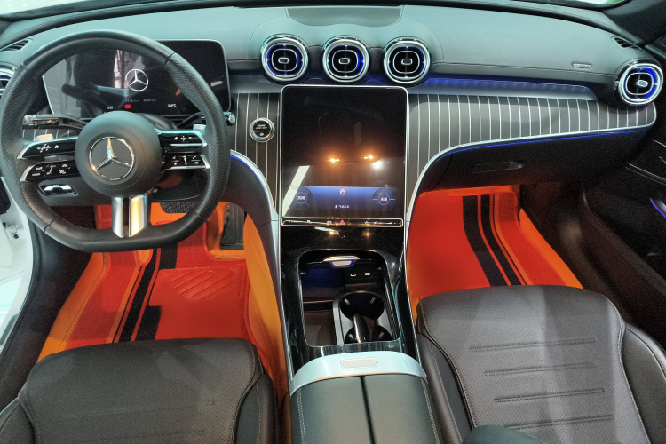 奔驰C级 2023款 C 260 L 运动版中控内饰7003