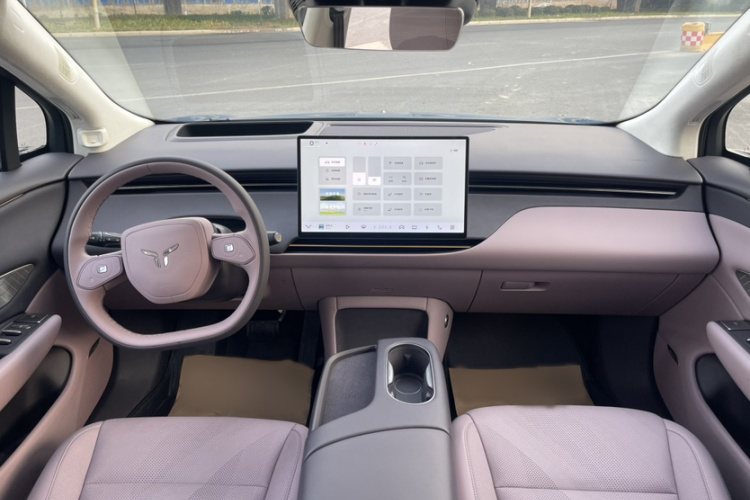 红旗天工06 2025款 660 四驱 智选版中控内饰7009