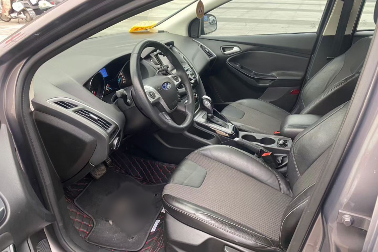 福特 福克斯 2012款 三厢 1.6L 自动风尚型中控内饰7005