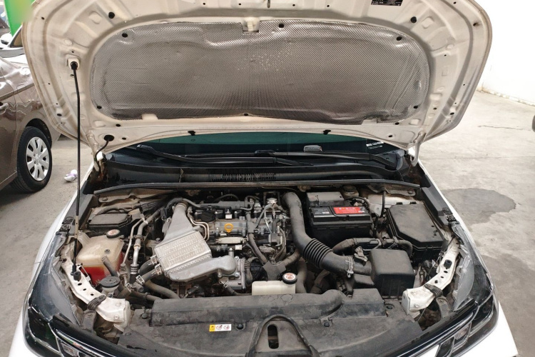 丰田 卡罗拉 2019款 1.2T S-CVT GL-i精英版机舱底盘24