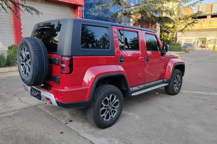 北京越野 北京BJ40 2019款 改款 2.0T 自动四驱城市猎人版尊享型 国V车身外观6009