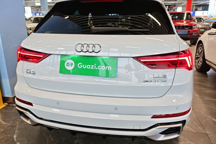 奥迪Q3 2024款 35 TFSI 进取动感型车身外观6