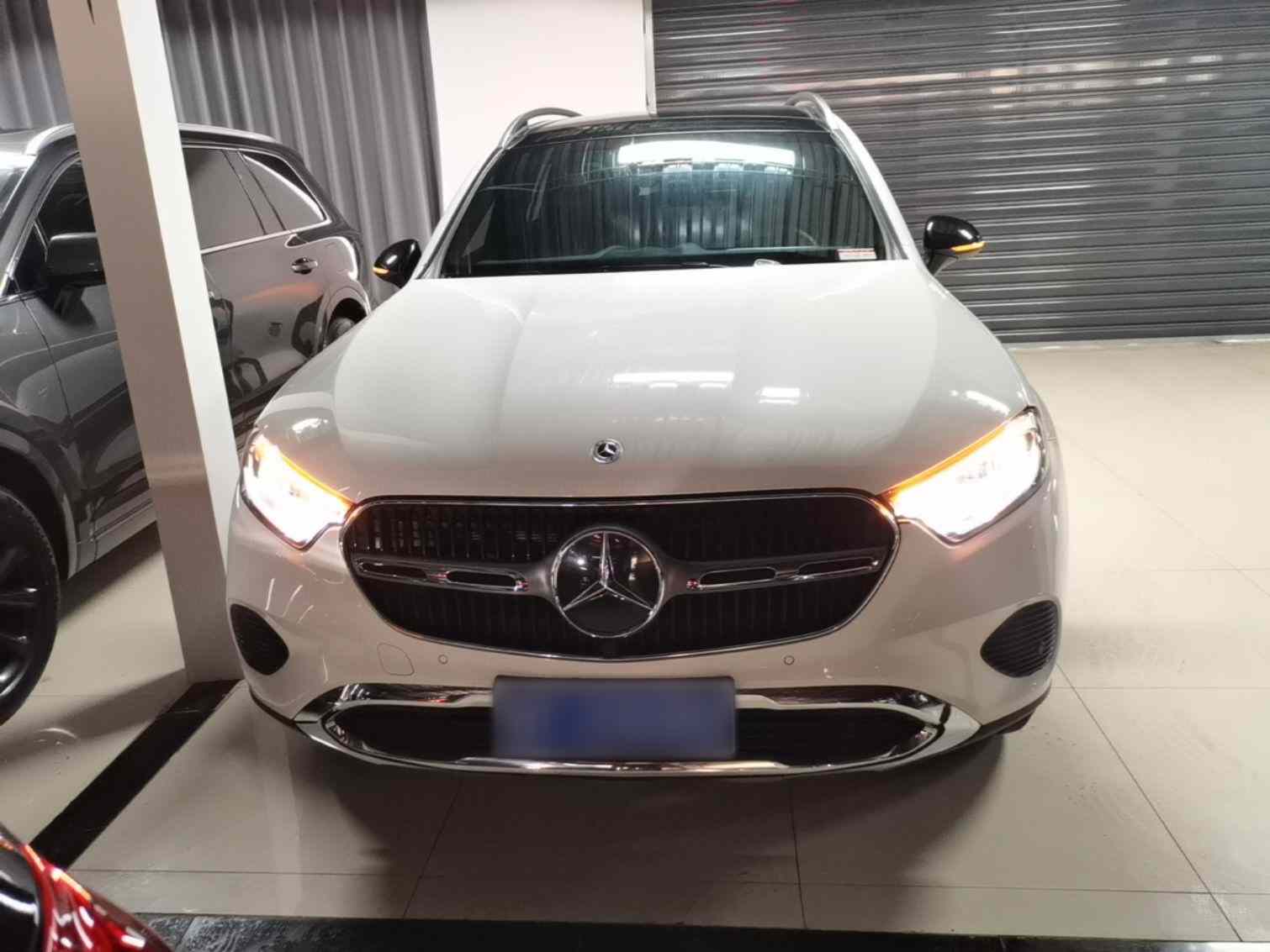 奔驰GLC 2023款 GLC 260 L 4MATIC 动感型 7座(1)