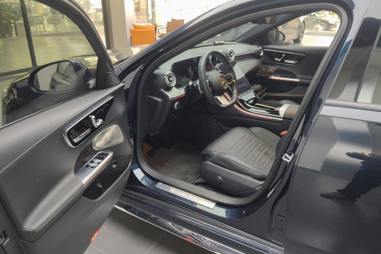 奔驰C级 2022款 改款 C 260 L 运动版中控内饰7003