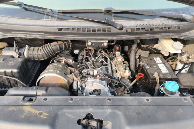 江淮瑞风 瑞风M4 2020款 2.0CTI 柴油 手动劲锐型 国VI机舱底盘24