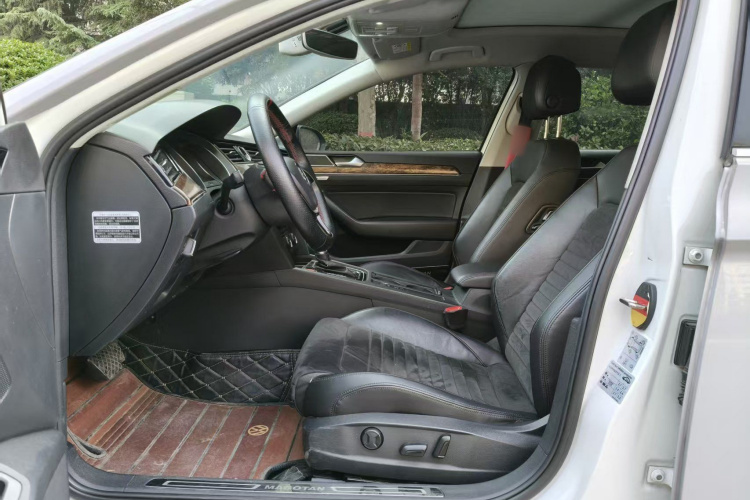 大众 迈腾 2017款 380TSI DSG 豪华型中控内饰7002