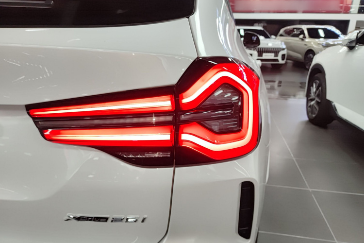 宝马X3 2022款 改款 xDrive25i M运动套装车身外观6006